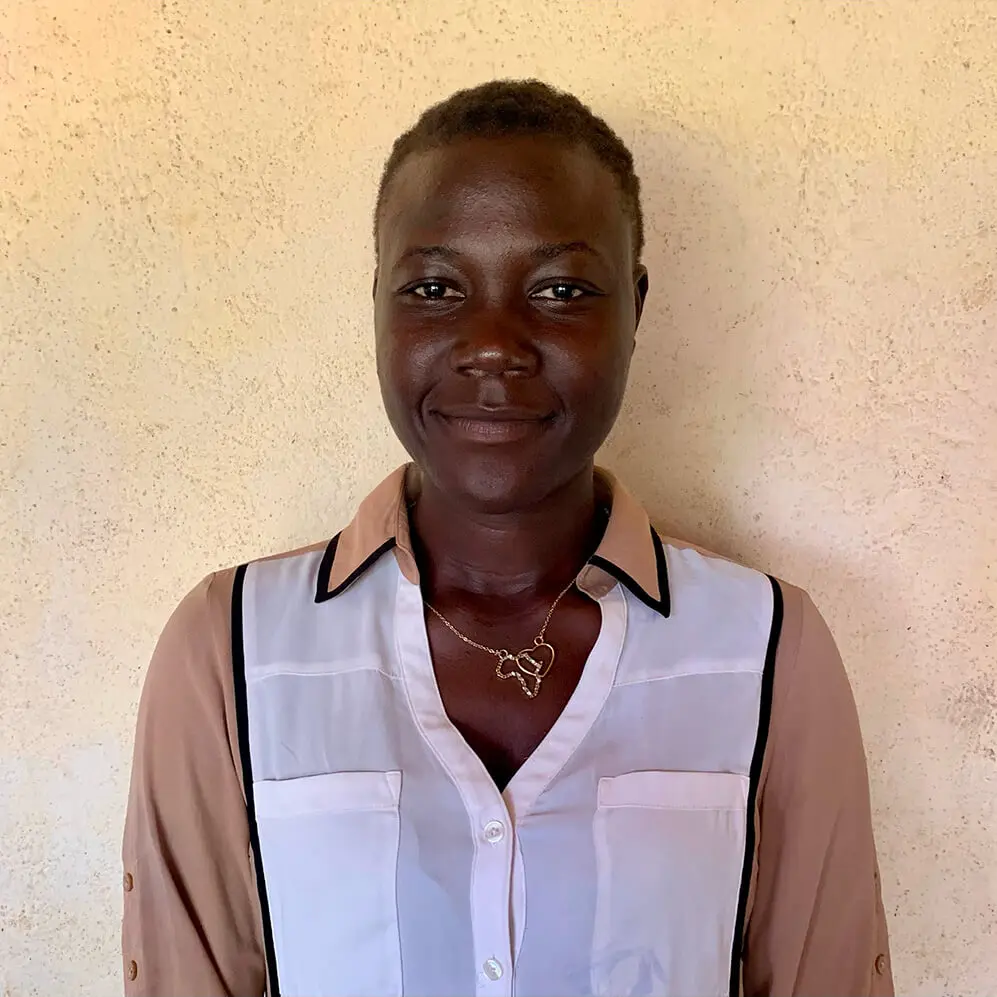 Irene Mbolitile Lonyoyo Sta frequentando, in convitto, il liceo ad Arua (al confine con l'Uganda), portando avanti gli studi in un percorso sostenuto dalla nostra Associazione.