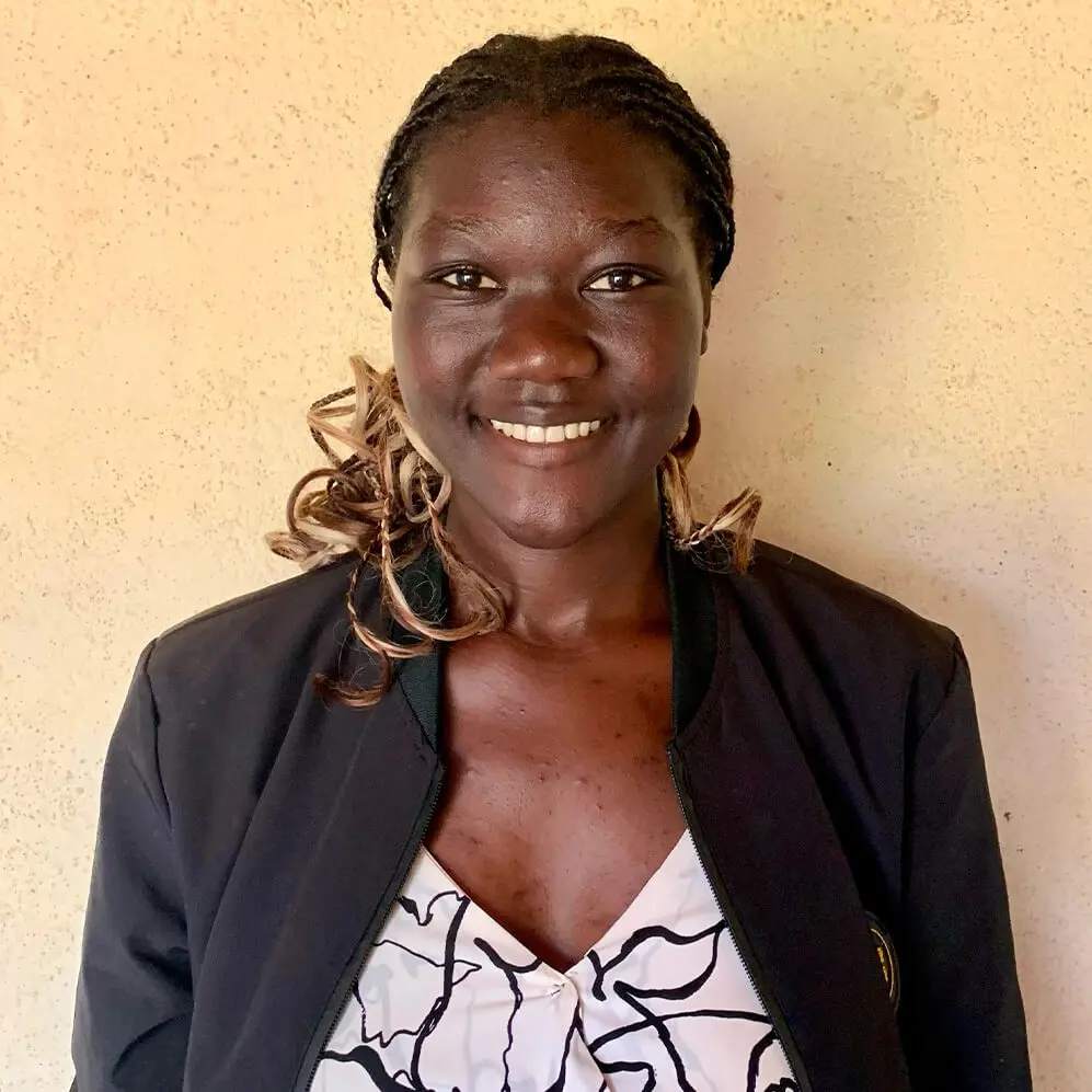 Mamela Togiatayo Frequenta il 2° anno presso l’Università di Economia a Kamapala (Uganda),in un percorso di studi sostenuto dall’Associazione.